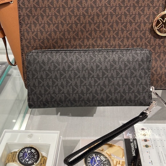 Michael Kors Jet Set Travel Large Travel CONTINENTAL wallet-wristlet-phoneholder - Picture 13 of 16